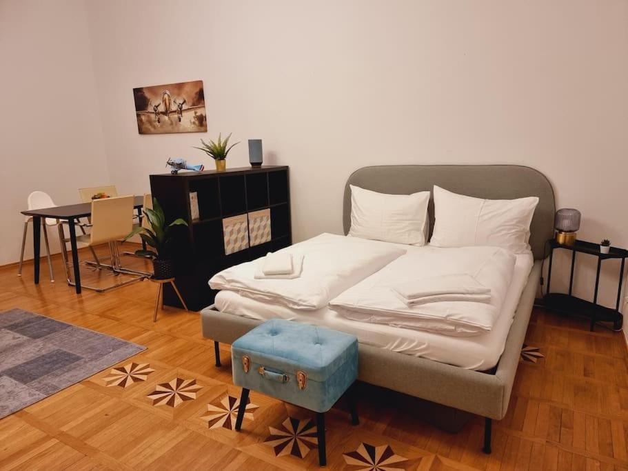 Sissi Royal - Inner 4 Bedroom Apartment Wien